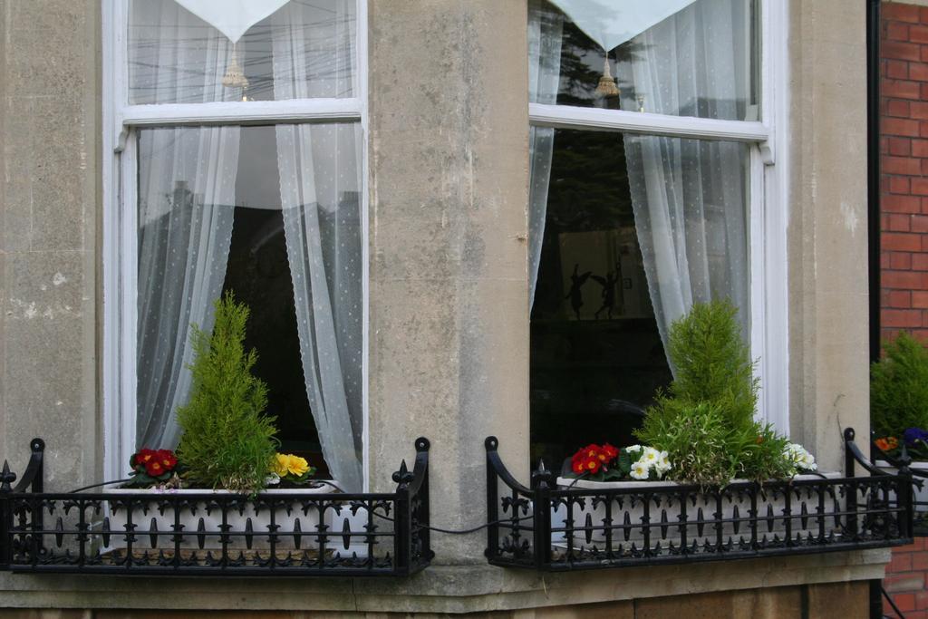 Cranleigh Hotel Bath Bagian luar foto